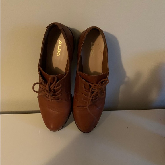 Flat oxford’s - Picture 1 of 4